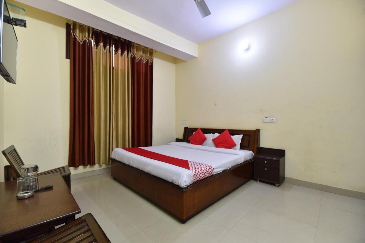 מנדי Oyo 28027 Hotel Dhruv מראה חיצוני תמונה