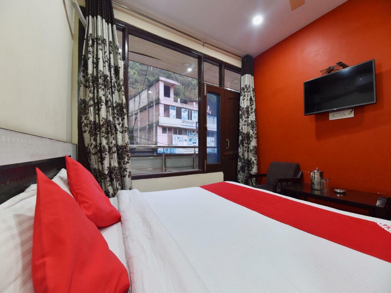 מנדי Oyo 28027 Hotel Dhruv מראה חיצוני תמונה