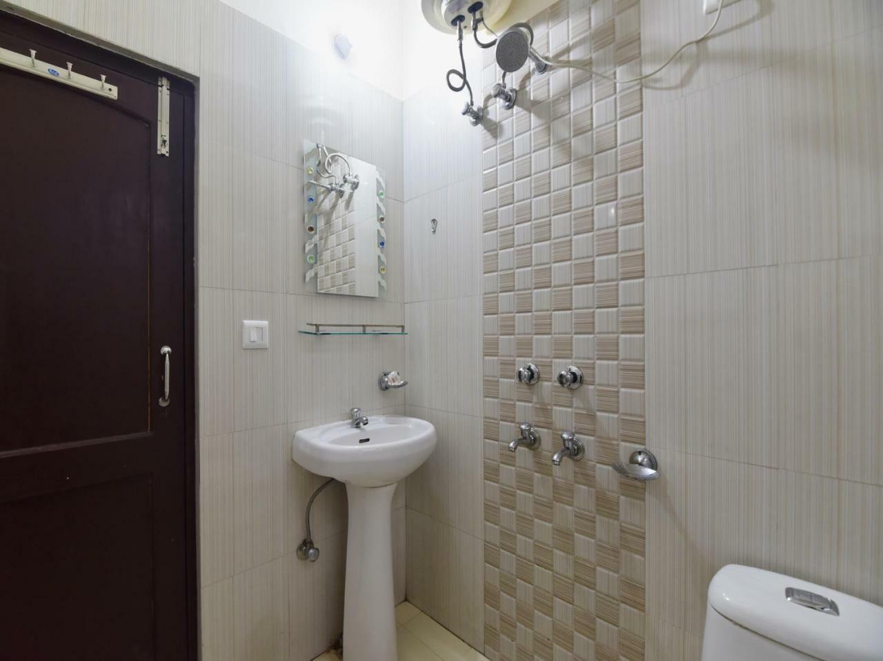 מנדי Oyo 28027 Hotel Dhruv מראה חיצוני תמונה