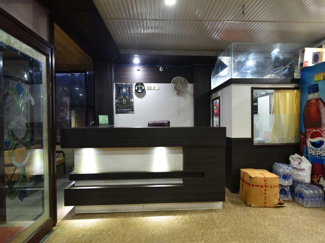 מנדי Oyo 28027 Hotel Dhruv מראה חיצוני תמונה