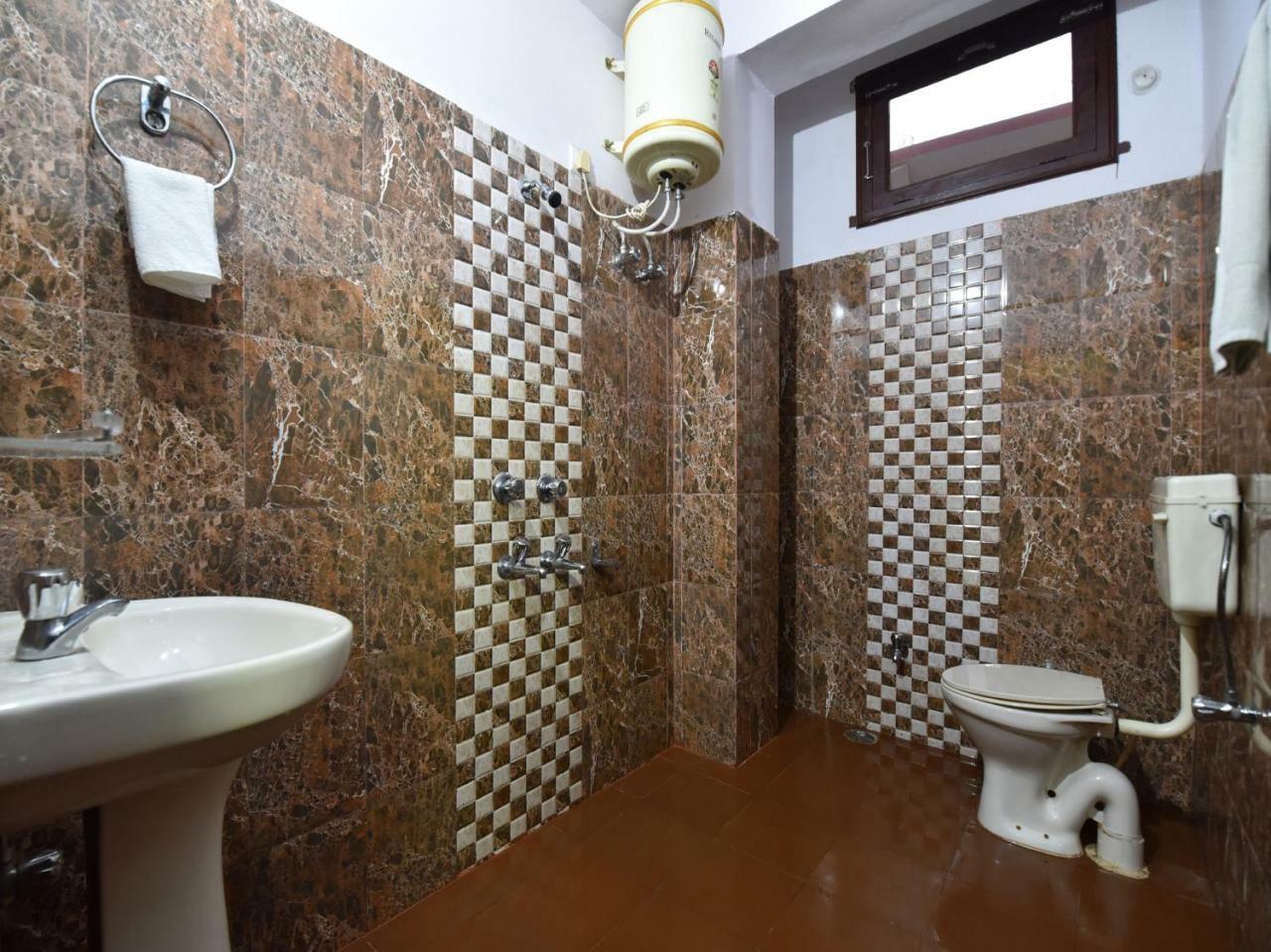 מנדי Oyo 28027 Hotel Dhruv מראה חיצוני תמונה