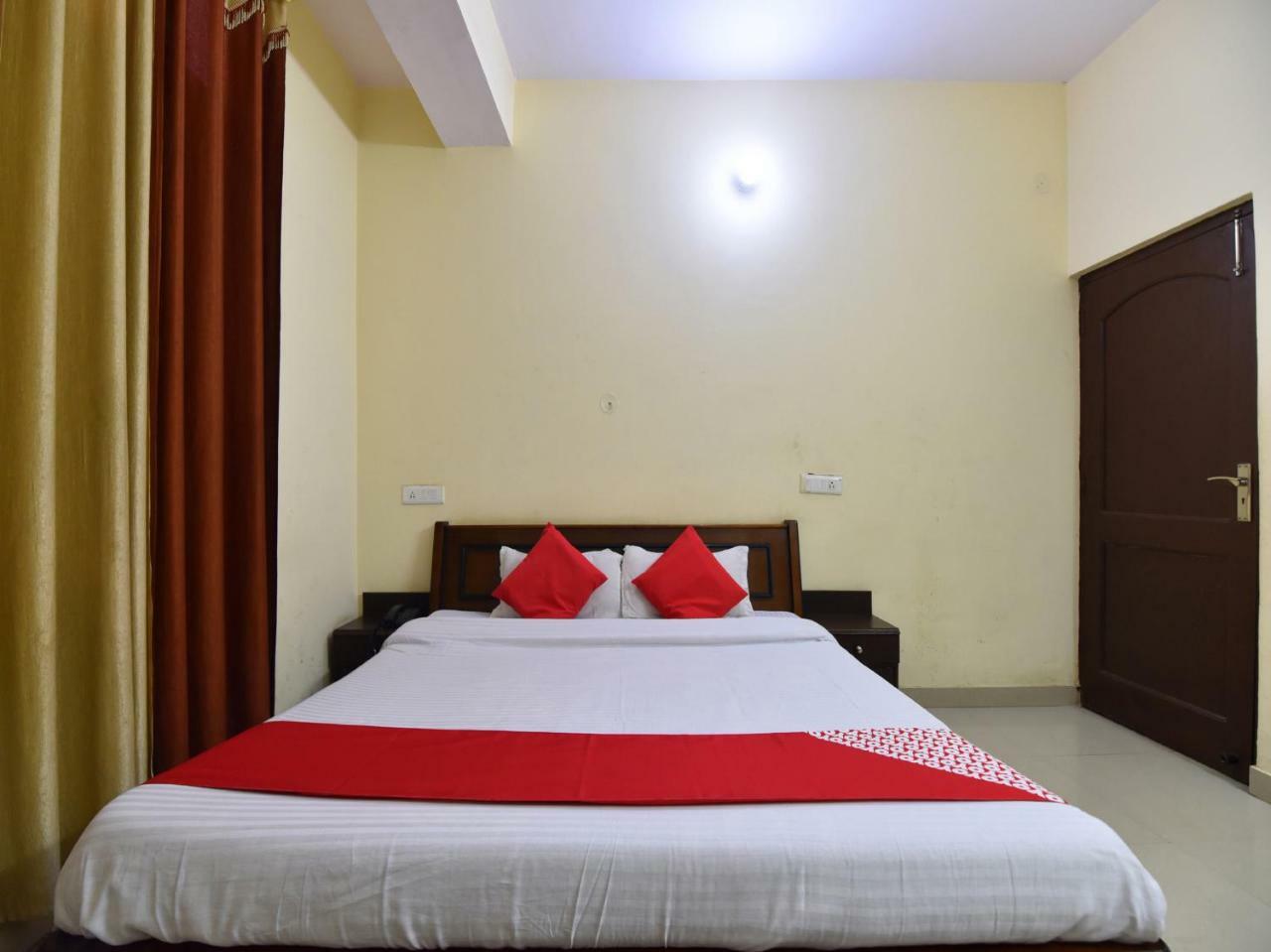 מנדי Oyo 28027 Hotel Dhruv מראה חיצוני תמונה