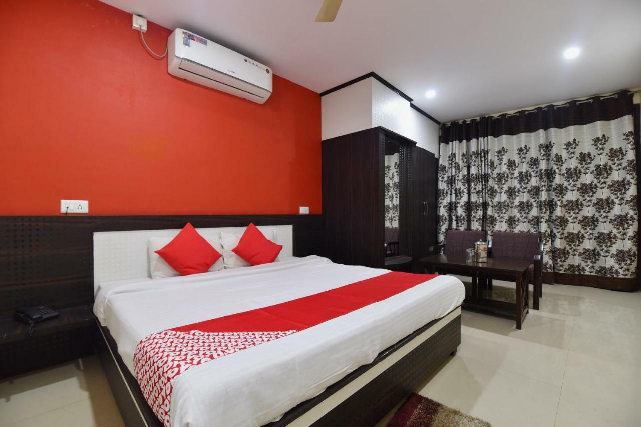 מנדי Oyo 28027 Hotel Dhruv מראה חיצוני תמונה