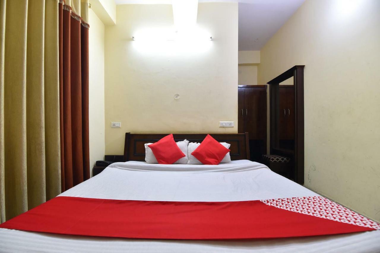 מנדי Oyo 28027 Hotel Dhruv מראה חיצוני תמונה